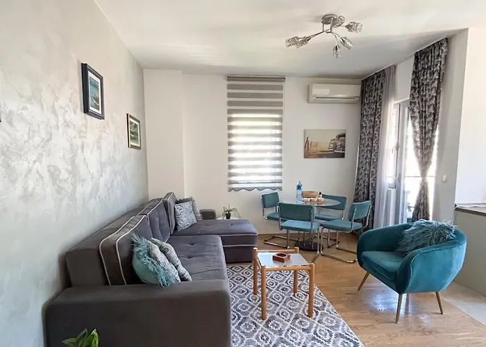 Charming Stay In Budva Center With Parking