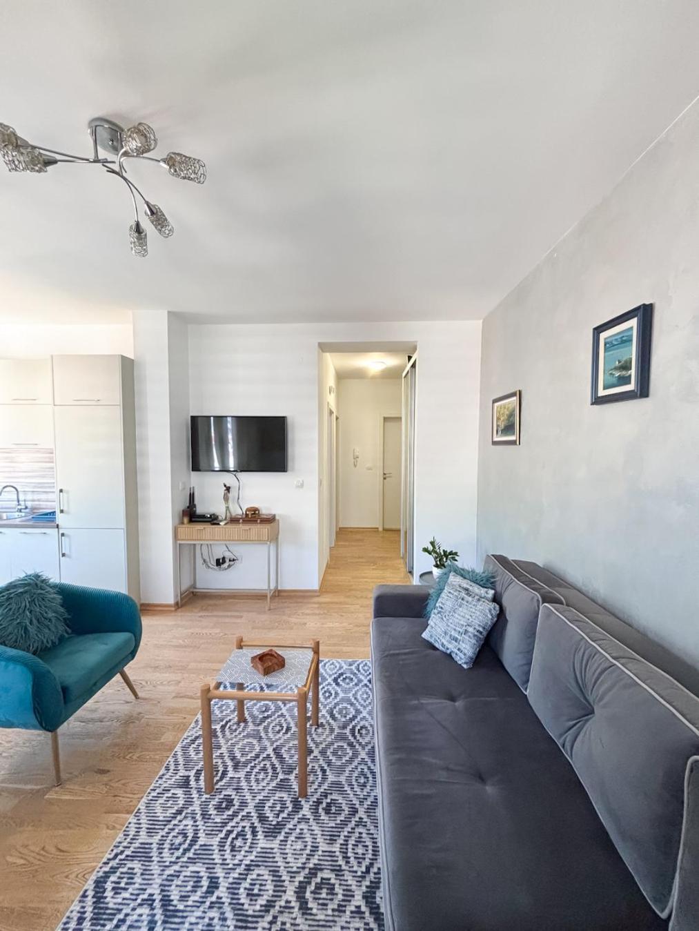 Charming In Center With Parking * Budva