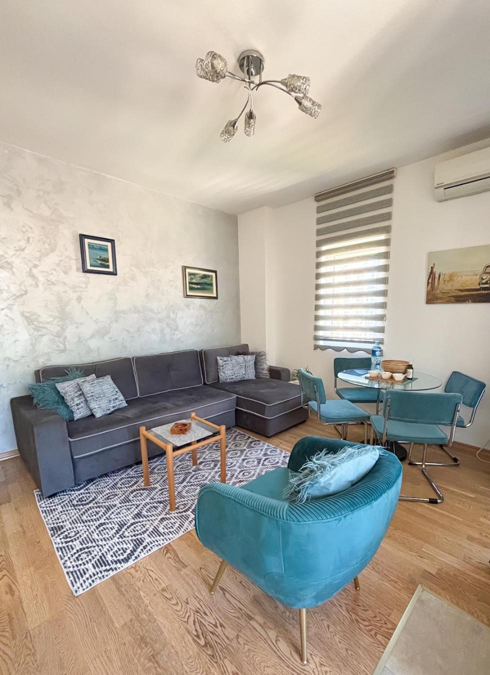 Apartment Charming In Center With Parking Budva